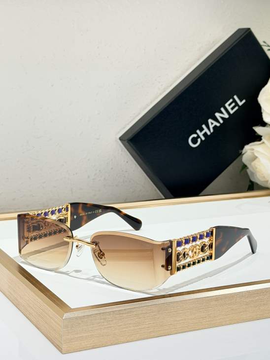 Picture of Chanel Sunglasses _SKUfw77293659fw